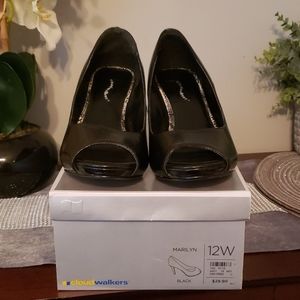Avenue Woman Size 12W Black Open Toe Heels